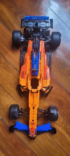 McLaren F1 2022. Carro Montado