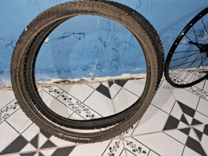 Vendo par de pneus aro 29 , nunca usadados 