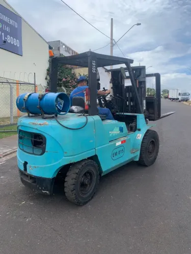 Empilhadeira Mitsubishi FG40 - Pronta para o Trabalho!
