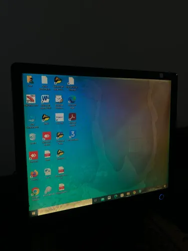 MONITOR SAMSUNG Model : 732N PLUS