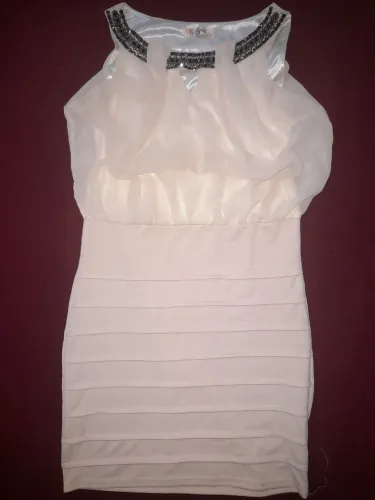 Vendo Vestido Novo tamanho M/G 42