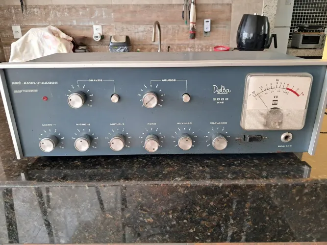 DELTA PRÉ-AMPLIFICADOR MODEL.3000