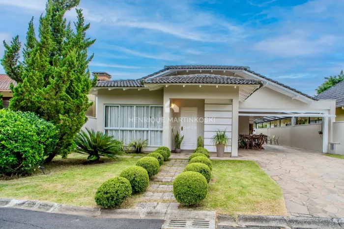 Casa em Condomínio-4 quartos-4 vagas-265m2-Térrea-Quintal-Não Germinada-São Braz-Curitiba-