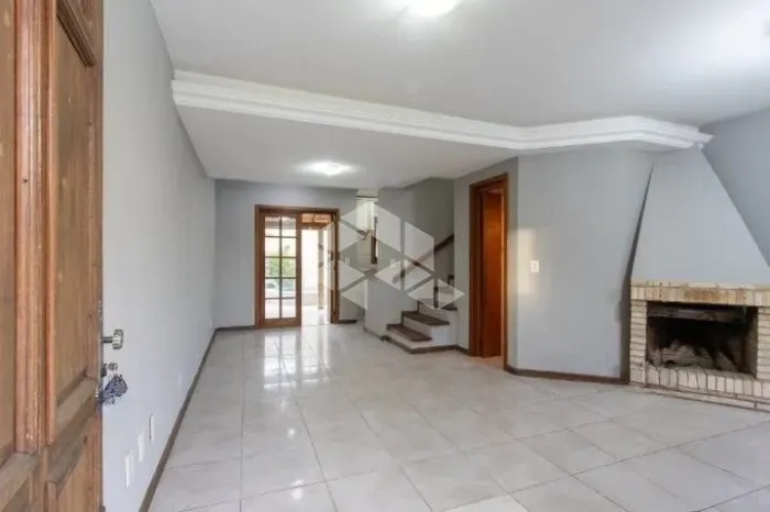 Casa com 3 quartos e piscina privativa para locação no Bairro Hípica.