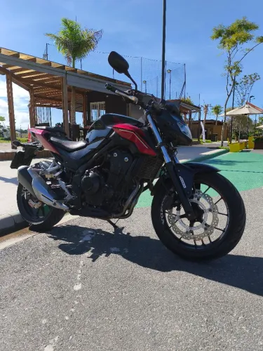 CB500F inteira, pronta para rodar
