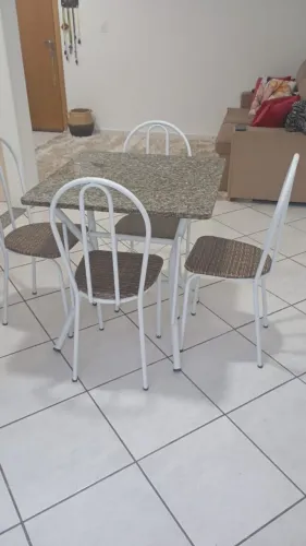 MESA 4 CADEIRAS