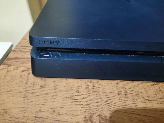 Playstation 4 slim 1 tb com dois controles e cabos originais 