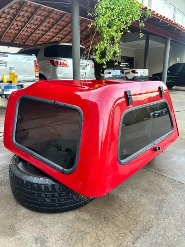 Capota de fibra para Strada cabine dupla. 