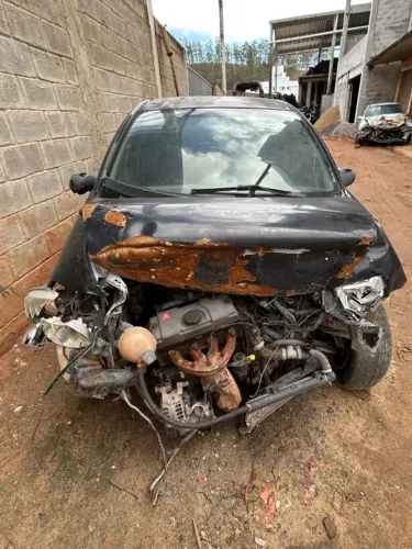 SUCATA CITROEN/C3 2003/2004 (PARA RETIRADA DE PEÇAS)
