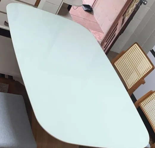 Mesa com design moderno e elegante 1.55 X 0.90