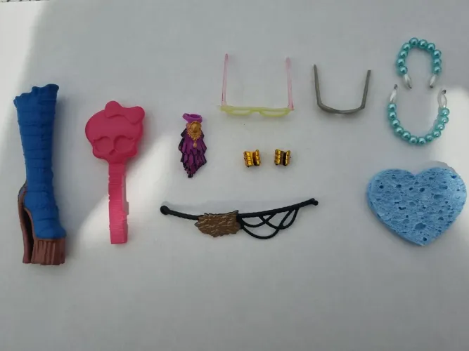 Lote de acessórios bonecas monster high ever after high Barbie