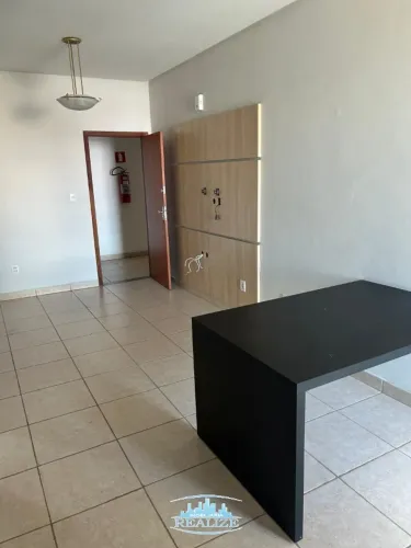 Código 4536 - Vende apartamento no bairro Iguaçu, com 02 quartos com guarda roupas, sendo 