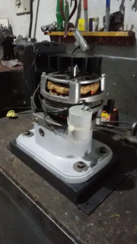 Manutenção em portão com motor