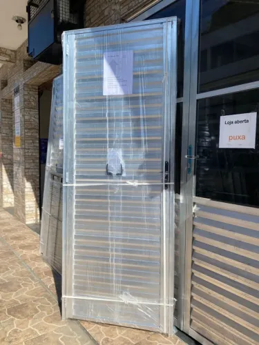 PROMOÇÃO LIMPA ESTOQUE - PORTA DE ALÚMINIO 2.10X60 70CM 80CM