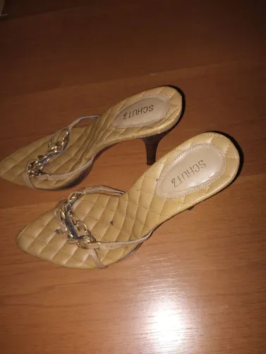 Sandália salto alto SCHUTZ
