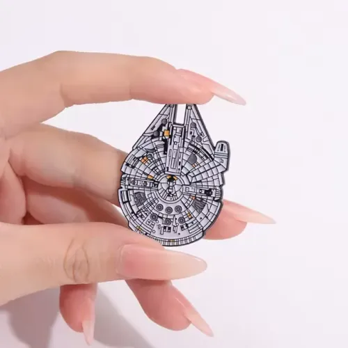 Pin Esmaltado Millennium Falcon Star Wars / Produto Novo Lacrado / Envio Rápido Correios
