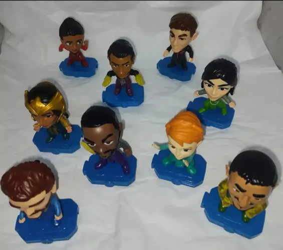 Bonecos miniatura Marvel MC donald (usado)