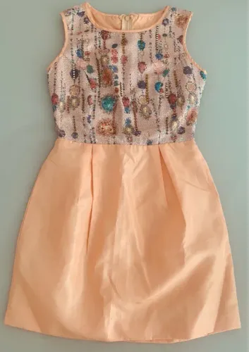 Vestidos Diversos - Com Detalhes em paetês