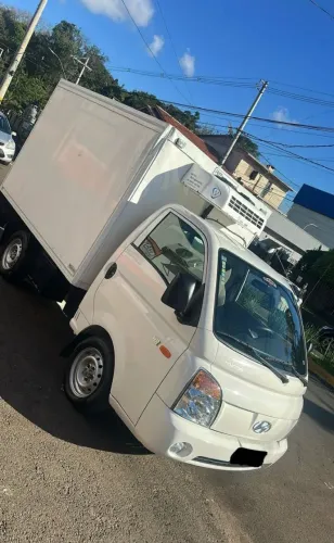 Hyundai HR BAÚ Seco (Parcelo)