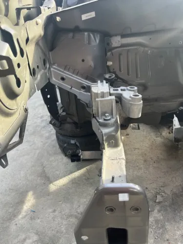 F longarina direita Jeep Renegade