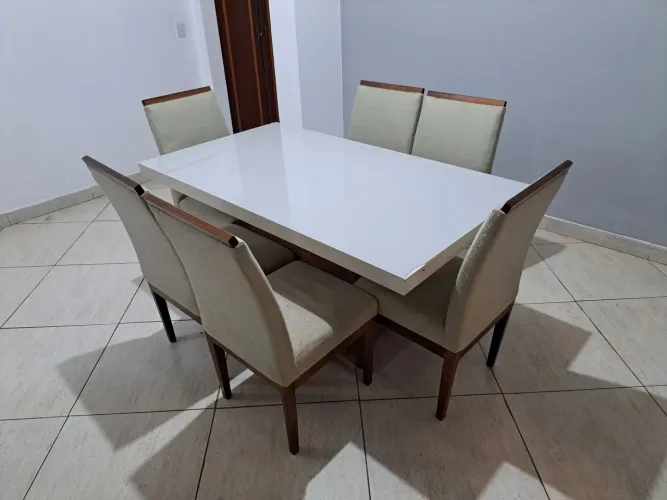 Mesa com 6 Cadeiras