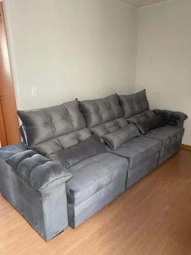 Sofá retrátil reclinável na cor cinza entrega hoje