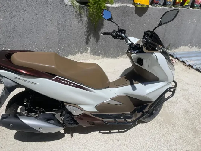Vendo PCX Zera De Mais Com Apenas 15mil km Rodados 