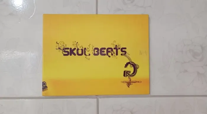 Quadro metálico Skol Beats 20x26