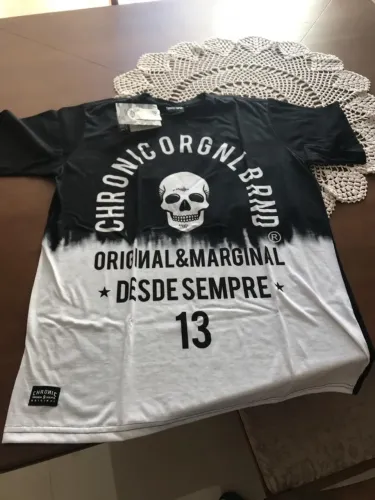 Camiseta cronic