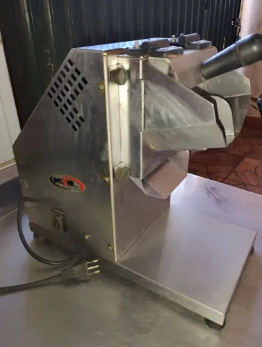 Máquina para corte de alimentos