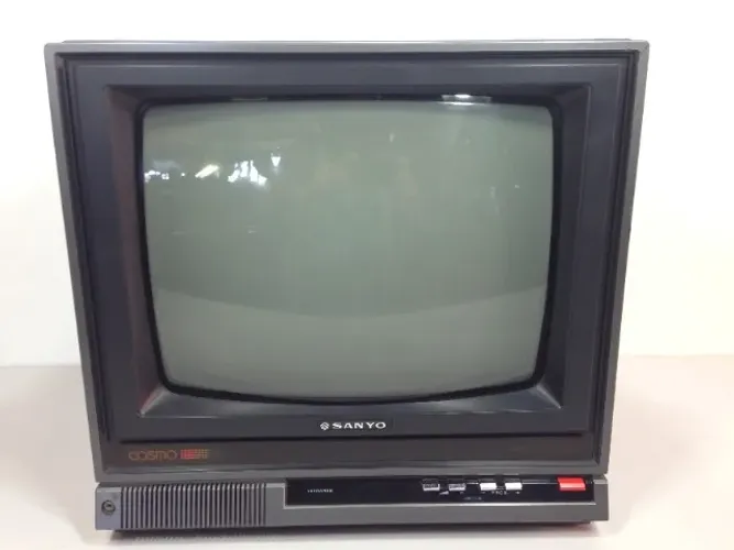 Tv Antiga Sanyo 14 Polegadas Televisão Retro Game *Não Liga*
