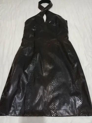 Vestido Preto de Couro .