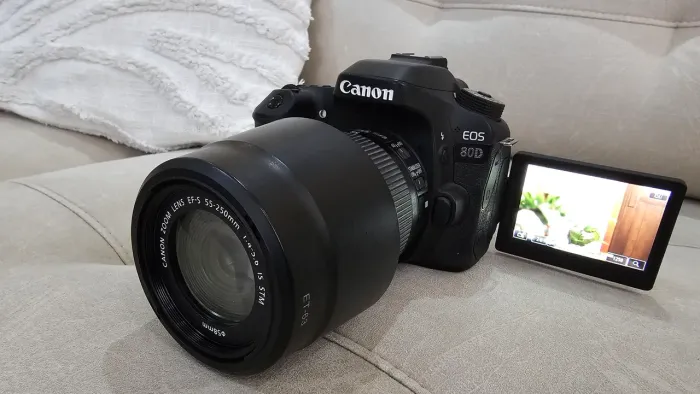 Camera canon 80D mais lente 55 250mm STM