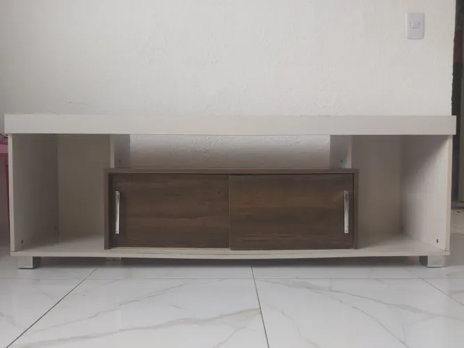Rack para TV com 2 portas