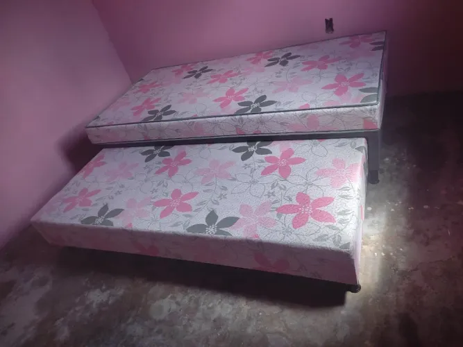 Cama solteirão  com auxiliar 