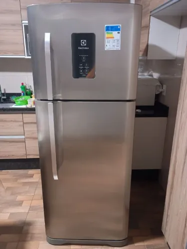 GELADEIRA ELECTROLUX DUPLEX FROST FREE INOX SEMI-NOVA
