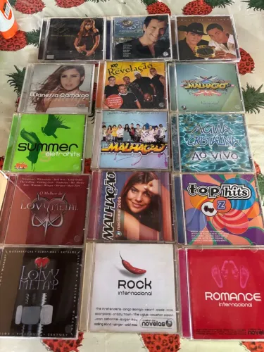 Coleção de CDs de - Música Nacional e Internacional