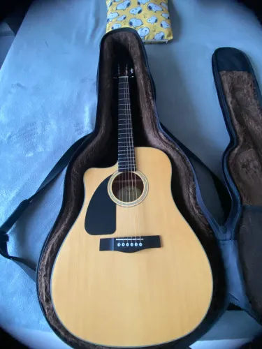 Violão Fender CD-100CE canhoto 
