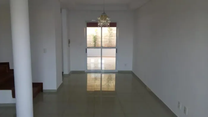 Casa com 3 Quartos para alugar, 94 m² por R$ 3.400/mês - Giardino - São José do Rio Preto/