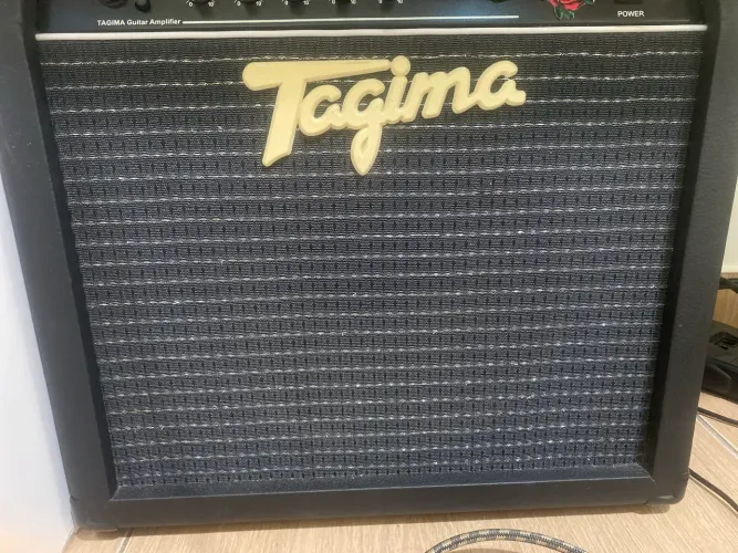 Caixa amplificada Tagima Black Fox 50