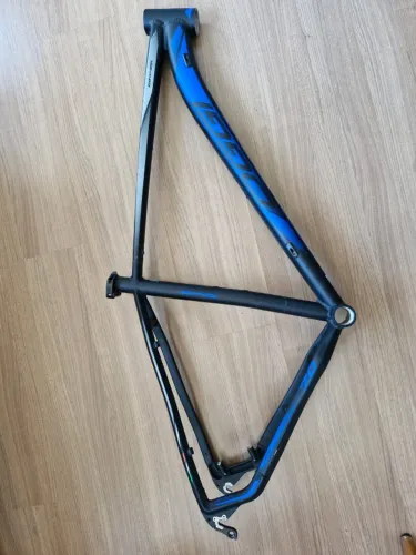 Quadro Aluminio OGGI 7.0 TAM 19 em otimo estado