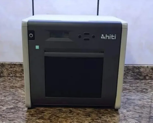 Vendo: Impressora Hiti P525L, para fotografia.
