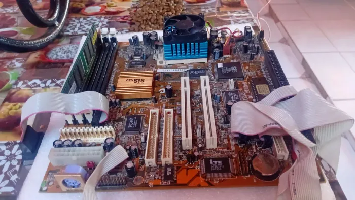 Placa mãe k6-2 usado antigo memória processador cooler e rabichos funcionando