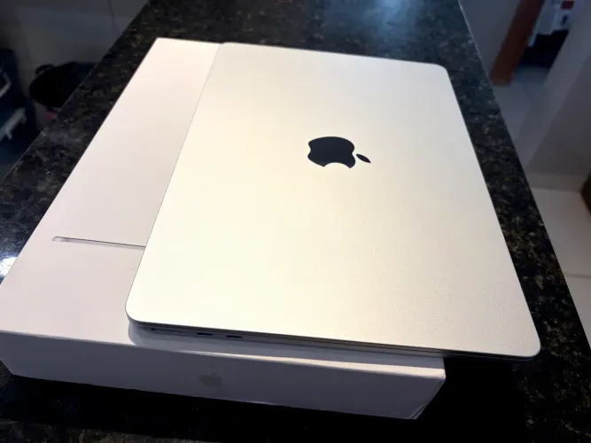 MacBook Air M2 ( 16 Gigas)