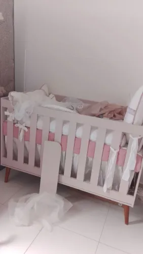 Berço de menina novinho acompanha dossel e o colchão novo e ele vira caminha
