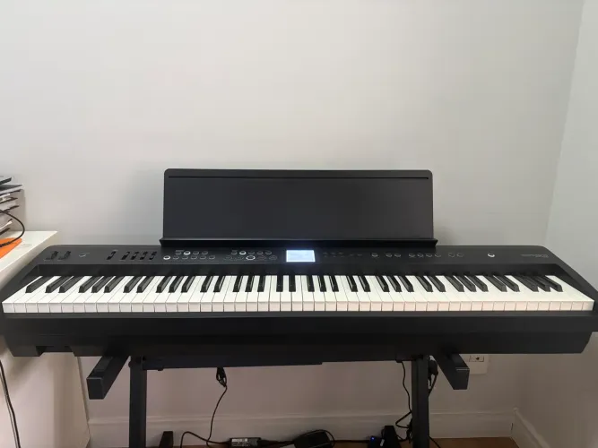 piano roland FP-E50