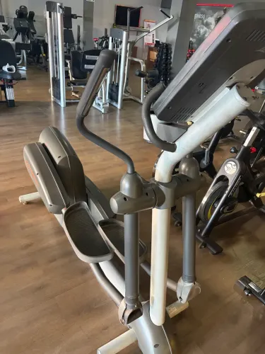 Eliptico life fitness 