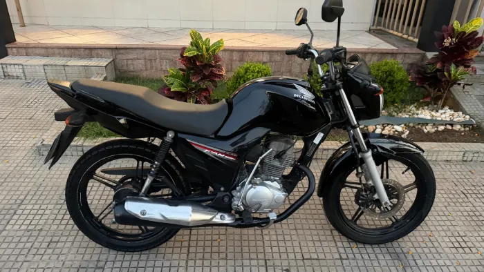 HONDA CG FAN 125 2018. FREIO A DISCO E RODA DE LIGA! FINANCIO!!!