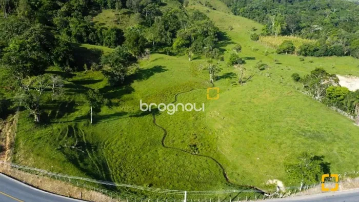 Terreno com 141.947,24m² no Bairro Forquilhas em São José