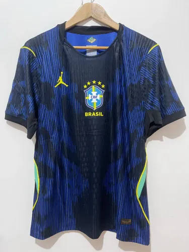 Camisa Brasil modelo jogador azul 26/27